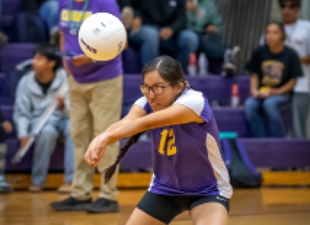 Monument Valley sophomore Natalin Russell hits the floor for a dig in a recent match. The Lady Cougars won five of their six games in the past week, improving to 11-4 on the season as of September 29.  Lee Ke photo